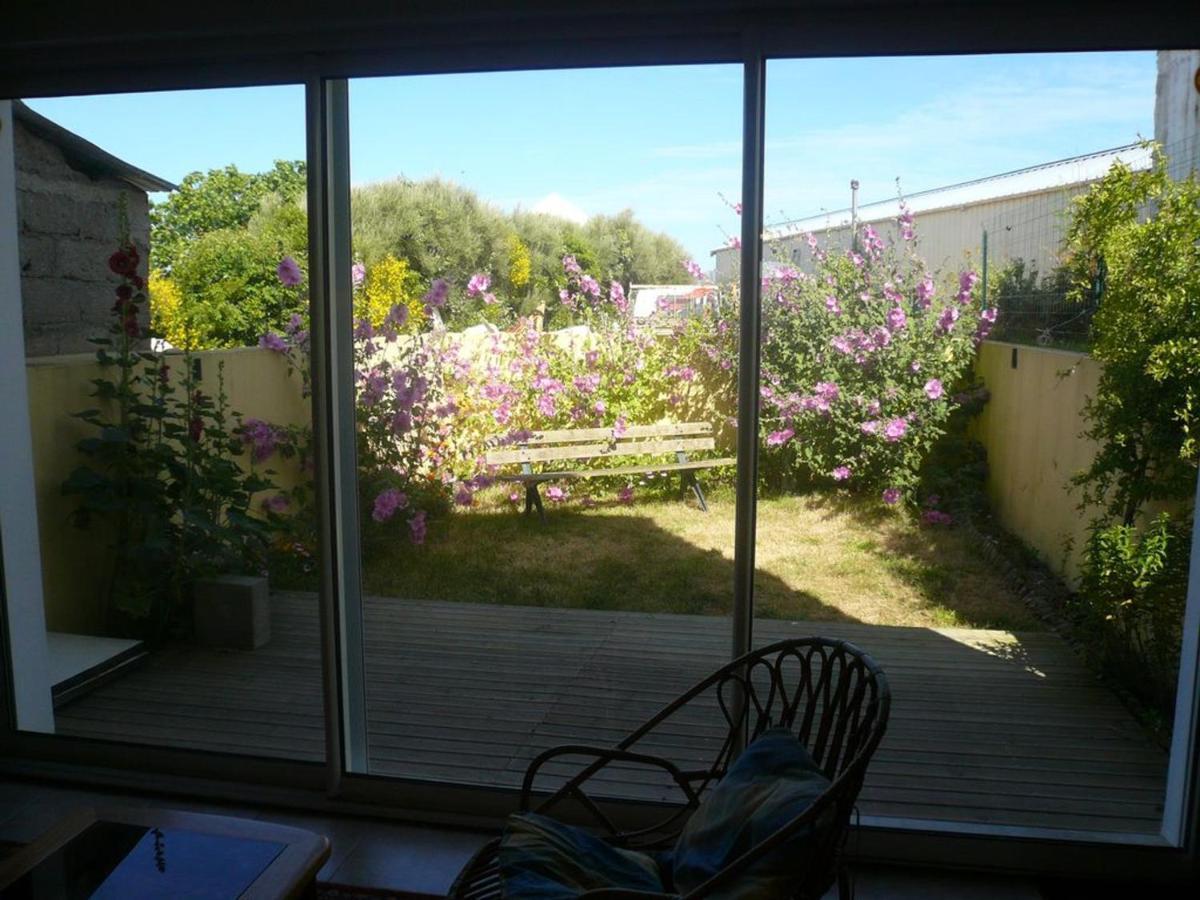 Maison Mitoyenne 3 Ch. Avec Jardin, Terrasse Et Poele A Bois, Proche Du Port De Sauzon, Animaux Ok - Fr-1-418-160 Exterior photo